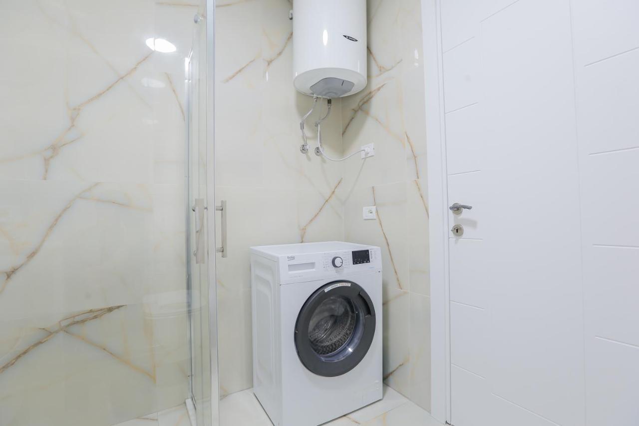 Miku Apartment - Dreamy Apartment At Wilson Square Tirana Exterior photo